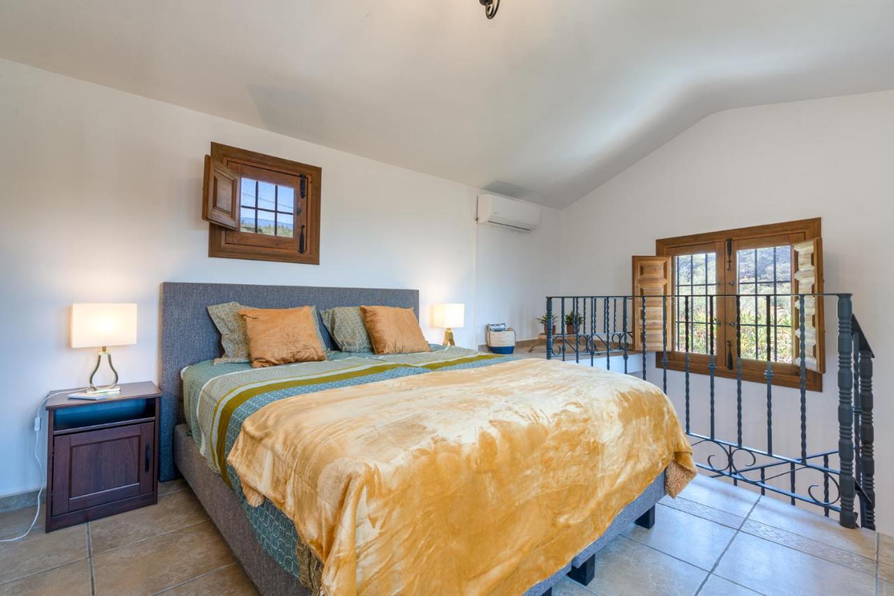 Hacienda La Buena Vida B&B En Appartementen Algarinejo Exterior photo
