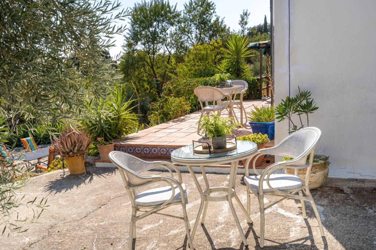 Hacienda La Buena Vida B&B En Appartementen Algarinejo Exterior photo